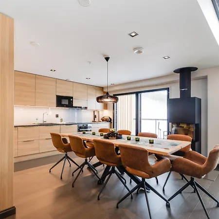 Cranberry A 1 Ski-in Ski-out Visit Apartment