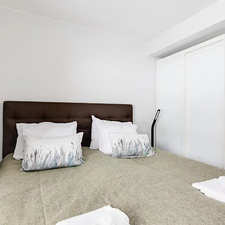 Cranberry A 1 Ski-in Ski-out Visit *