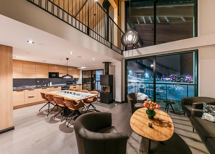 Cranberry A 1 Ski-in Ski-out Visit *